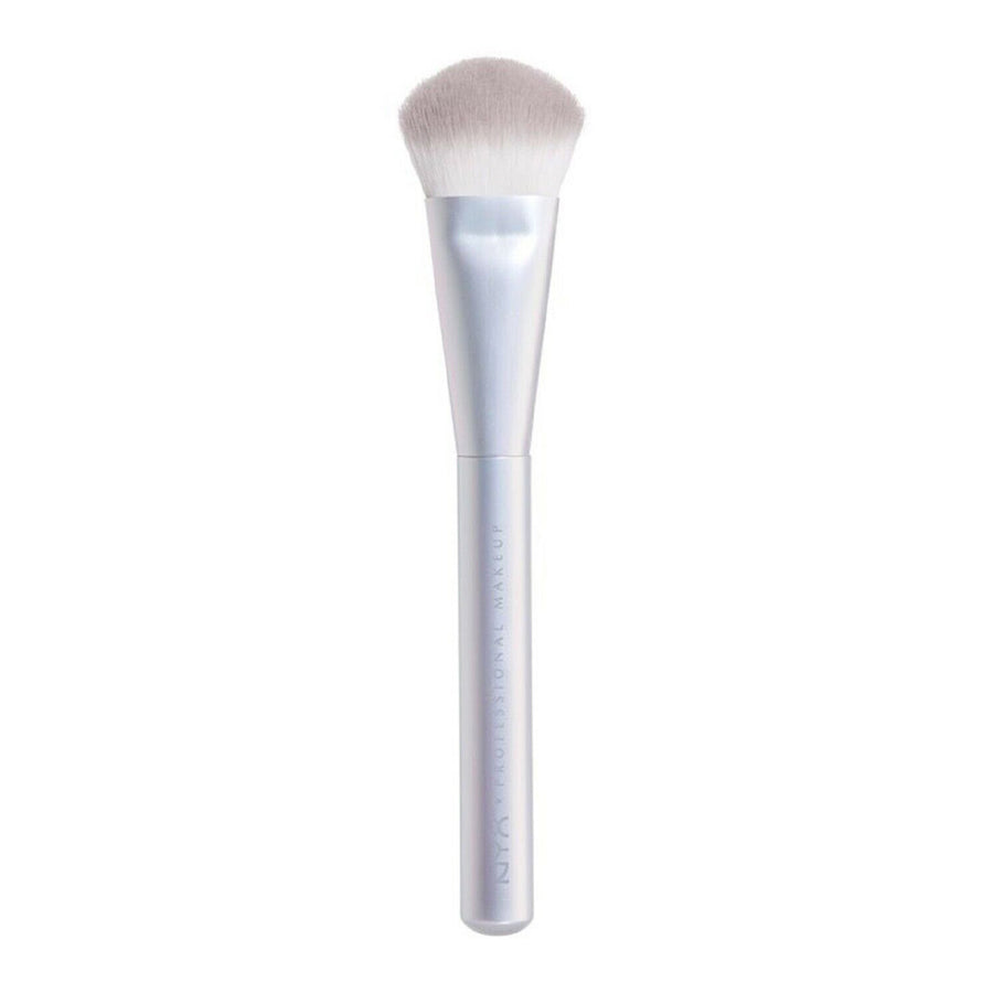 NYX Holographic Halo Sculpting Highlighting Brush HHSB05 – angled vegan makeup brush for contour and glow